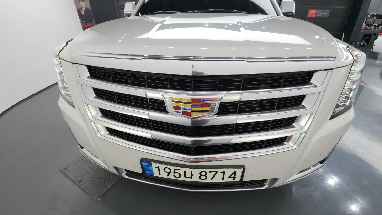 Cadillac Escalade 6.2* V8* ПОДГРЕВ* ОБДУХВАНЕ* МАСАЖ* КЕЙЛЕС* КАМЕРА, снимка 5 - Автомобили и джипове - 54219424