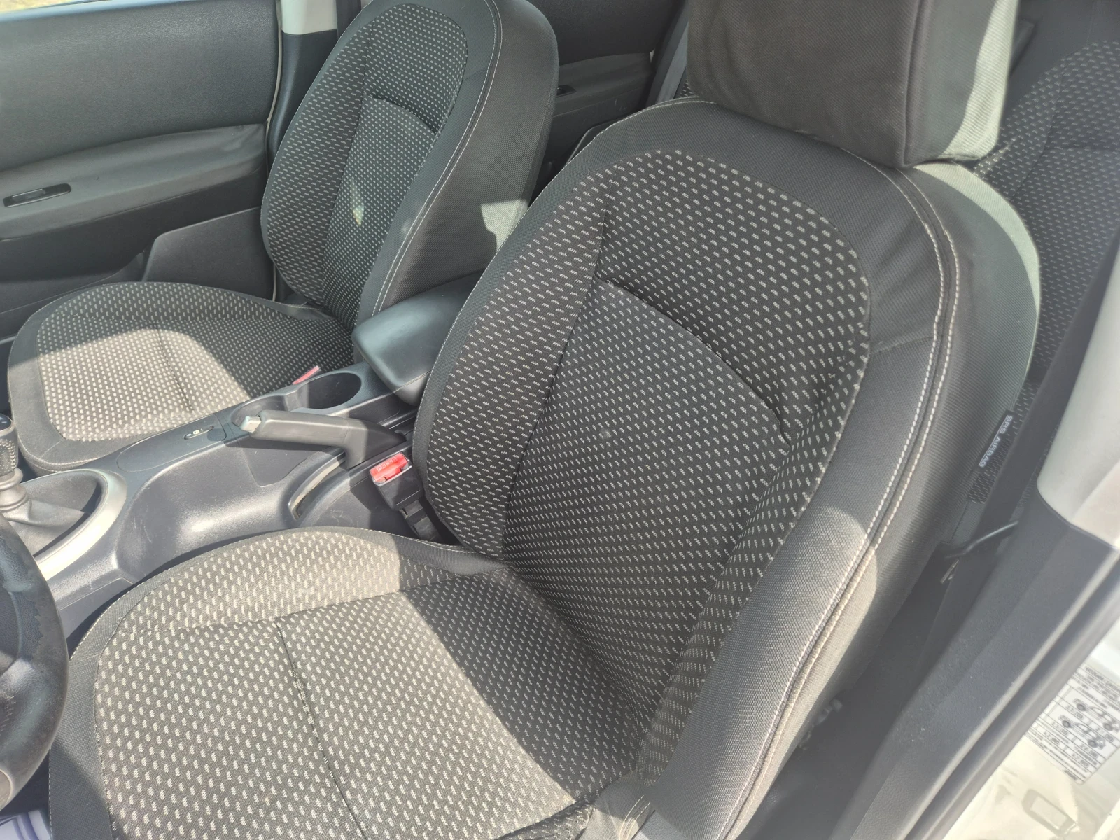 Nissan Qashqai 1.5DCI, 103k.c, снимка 12 - Автомобили и джипове - 54889715
