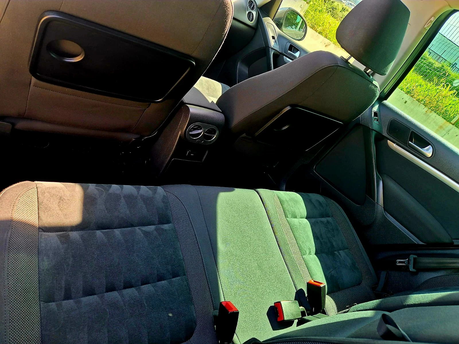 VW Tiguan 2.0 TDI BLUE MOTION/CAM., снимка 16 - Автомобили и джипове - 54945912