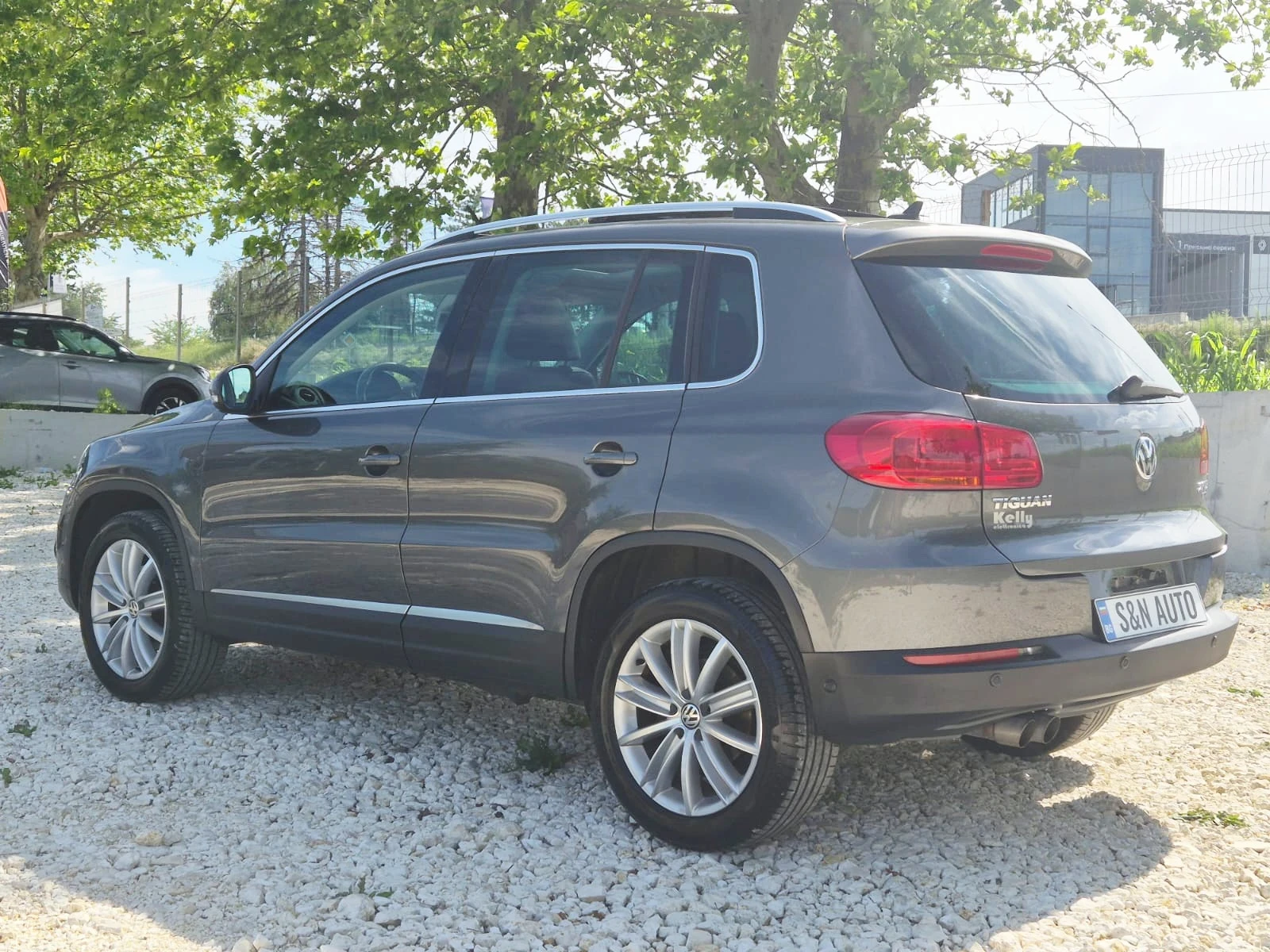 VW Tiguan 2.0 TDI BLUE MOTION/CAM., снимка 6 - Автомобили и джипове - 54945912