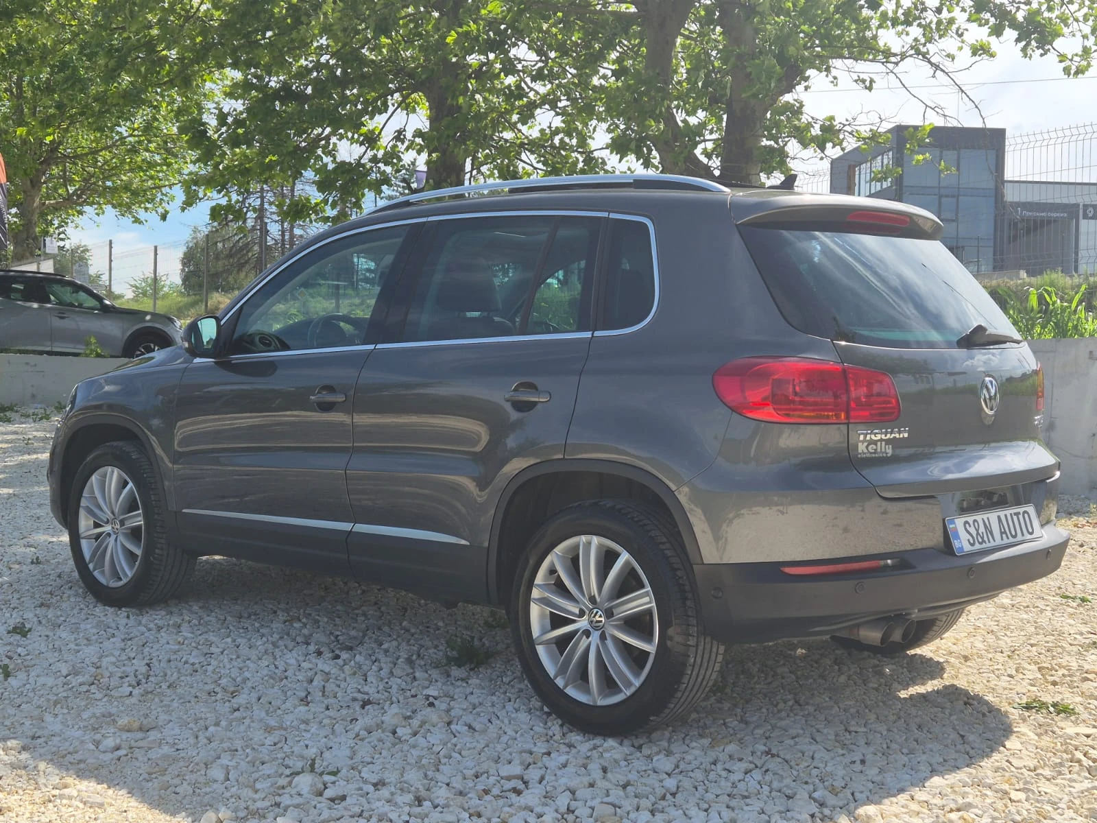 VW Tiguan 2.0 TDI BLUE MOTION/CAM., снимка 6 - Автомобили и джипове - 54945912