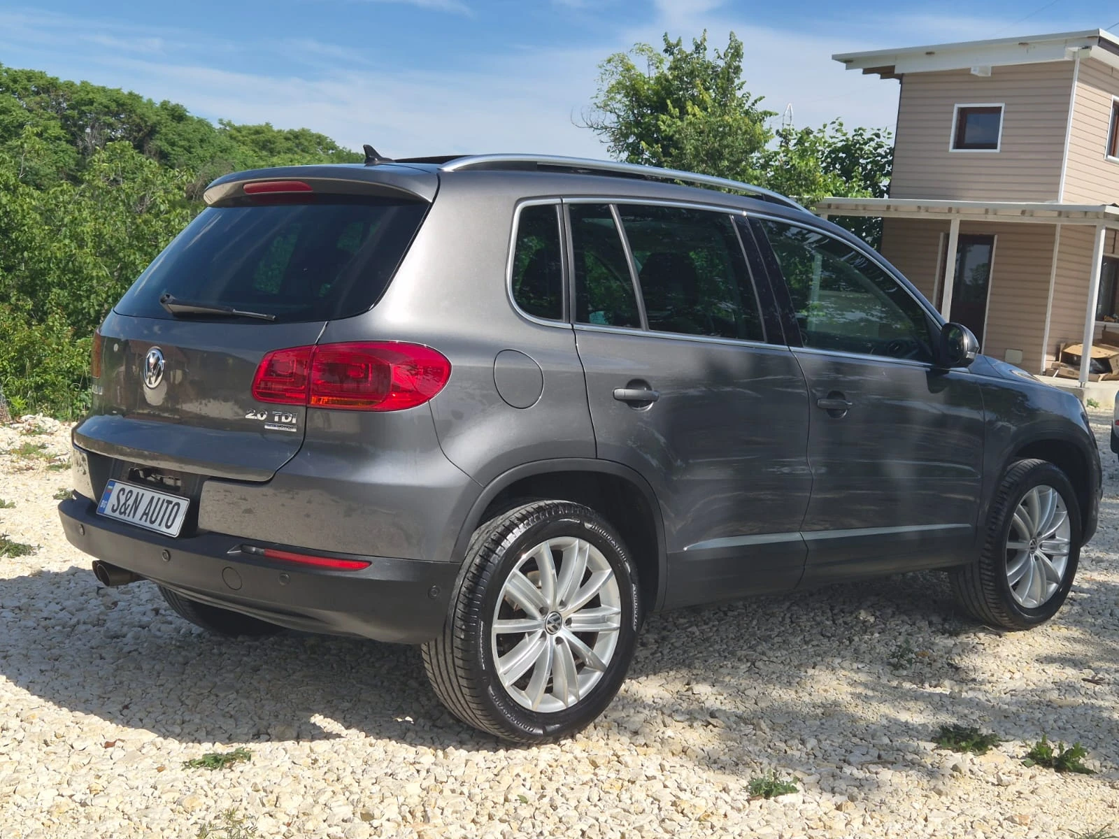 VW Tiguan 2.0 TDI BLUE MOTION/CAM., снимка 5 - Автомобили и джипове - 54945912