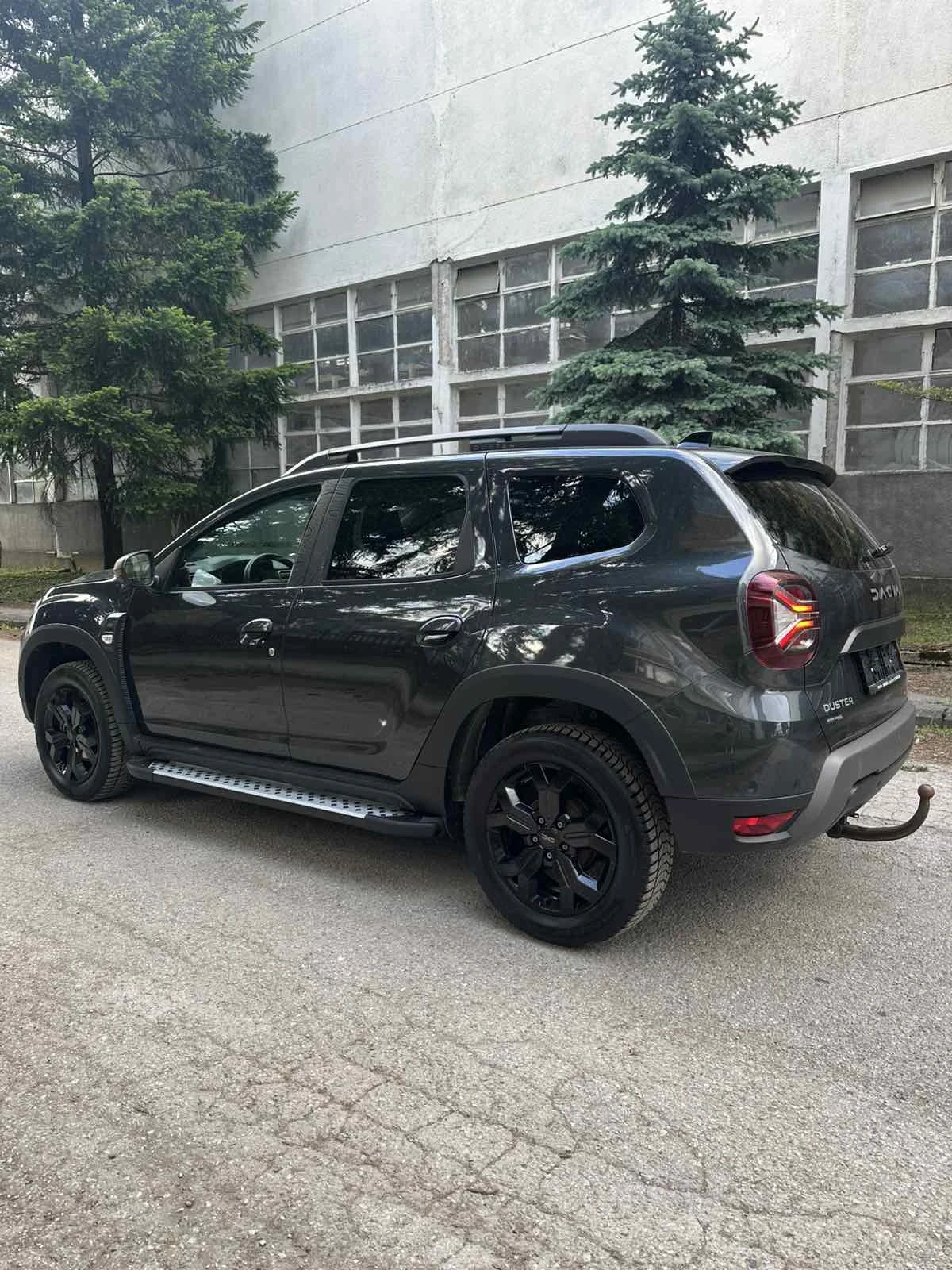 Dacia Duster 1.5dCi* 4x4* NAVI, снимка 4 - Автомобили и джипове - 54991910