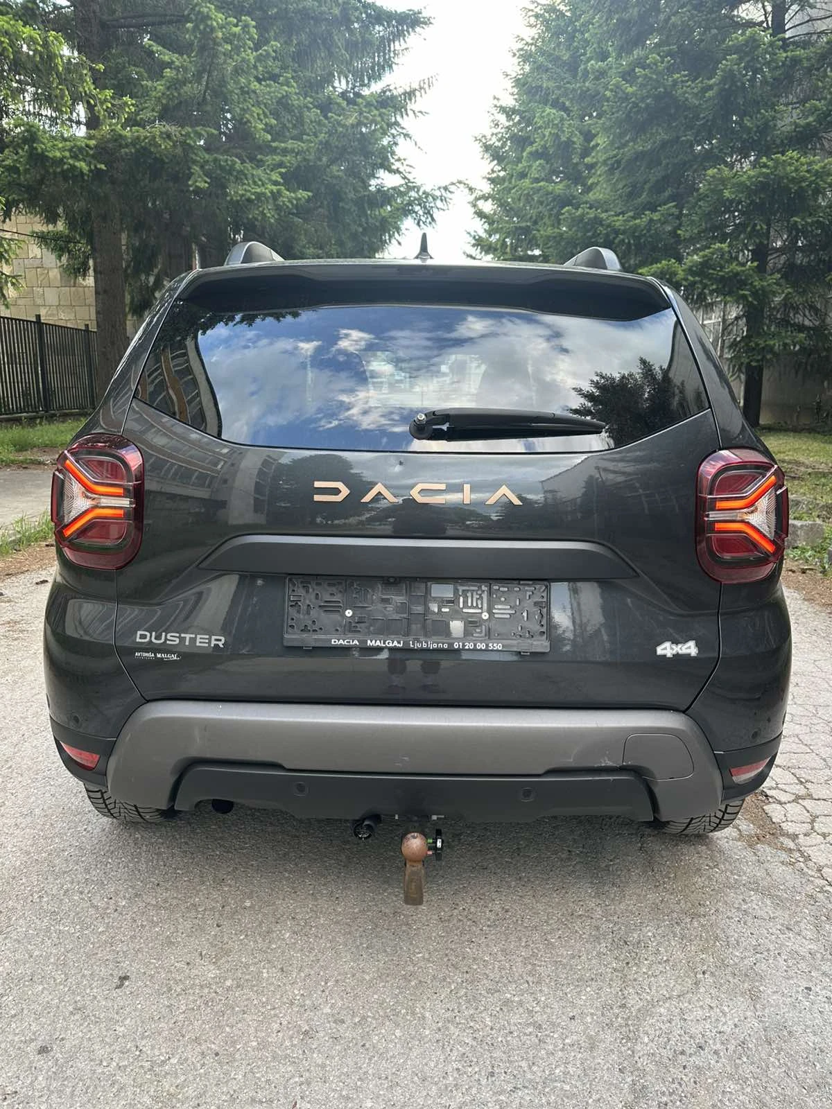 Dacia Duster 1.5dCi* 4x4* NAVI, снимка 5 - Автомобили и джипове - 54991910