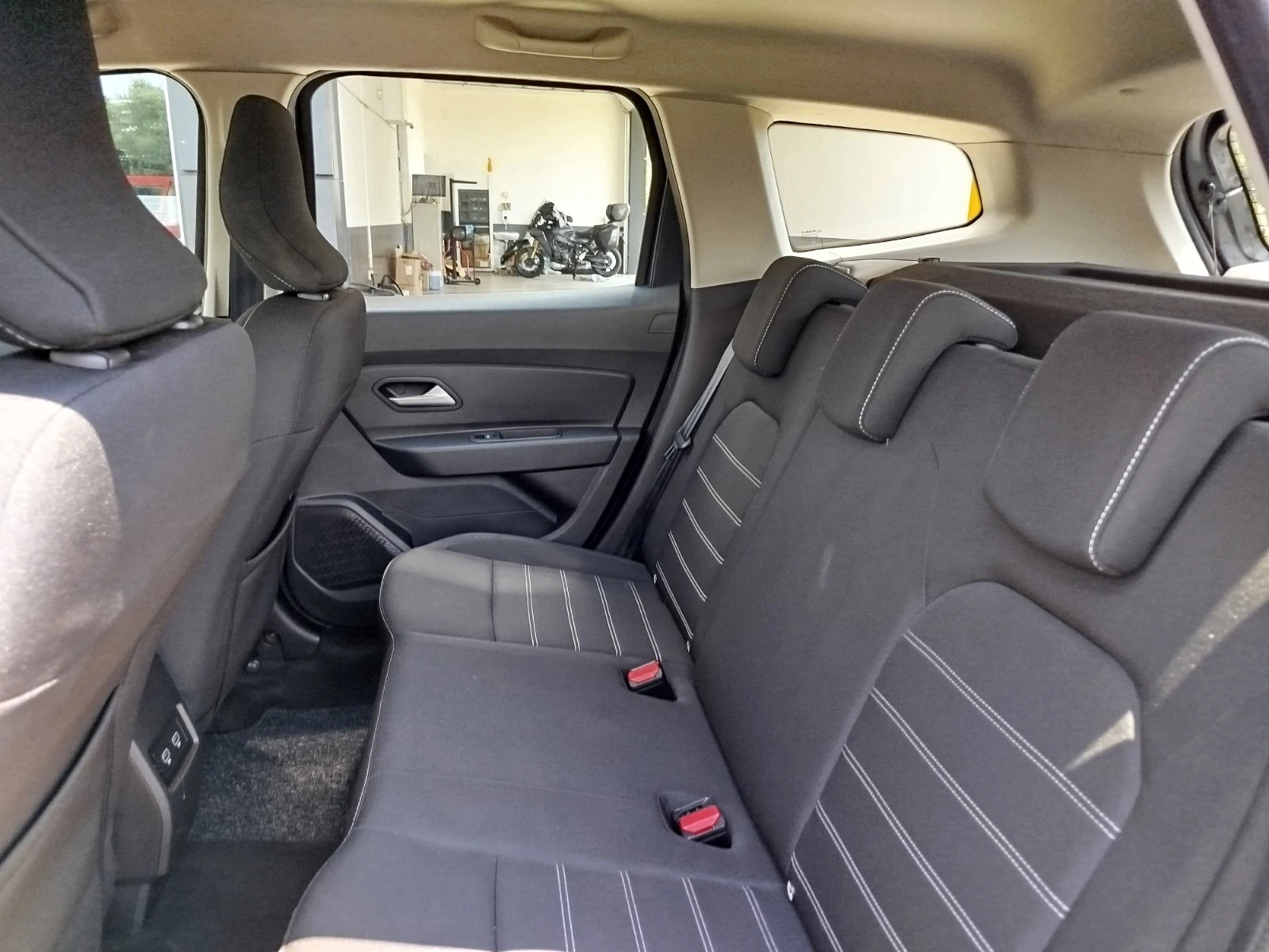 Dacia Duster 1.0 TCe/100 к.с. LPG, снимка 15 - Автомобили и джипове - 55184214