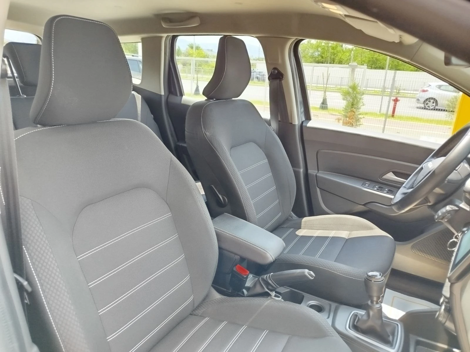 Dacia Duster 1.0 TCe/100 к.с. LPG, снимка 13 - Автомобили и джипове - 55184214