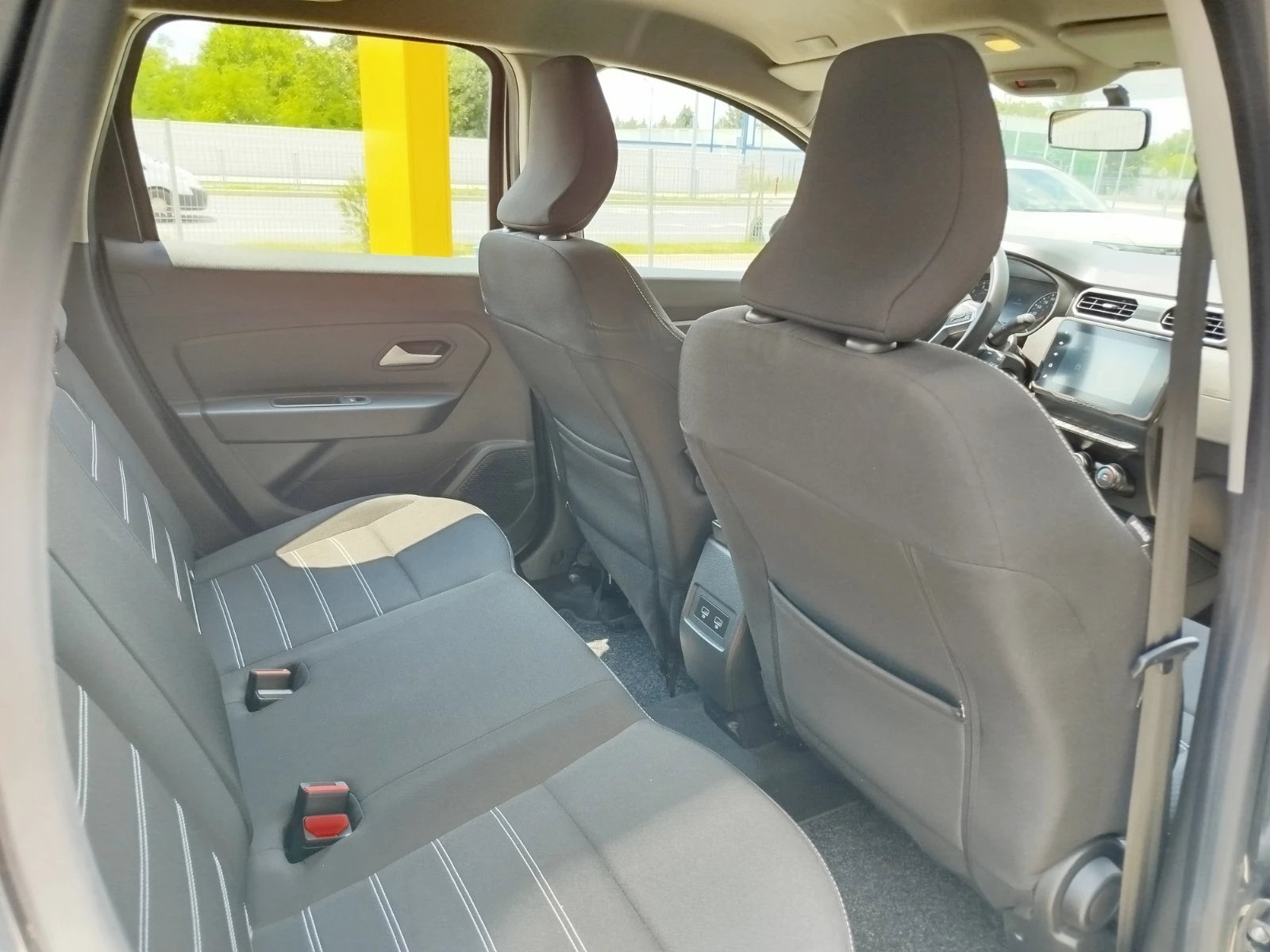 Dacia Duster 1.0 TCe/100 к.с. LPG, снимка 16 - Автомобили и джипове - 55184214