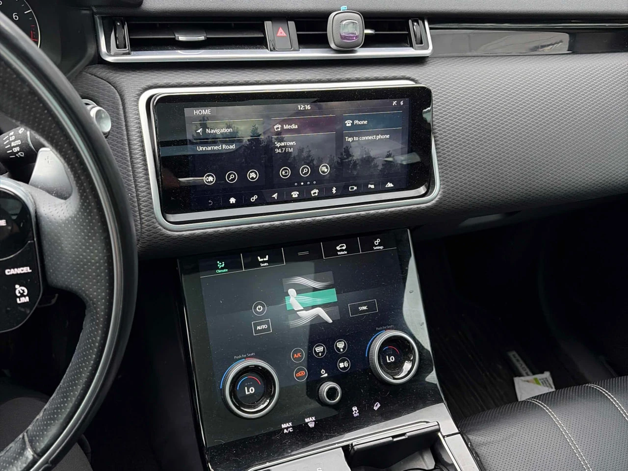 Land Rover Range Rover Velar * R Dynamic S * CARFAX * ЦЕНА ДО БГ, снимка 8 - Автомобили и джипове - 55804393