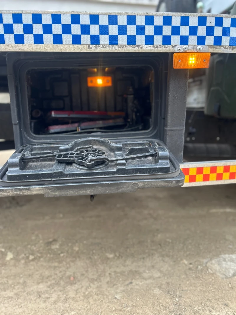 Iveco Daily, снимка 13 - Бусове и автобуси - 53404706