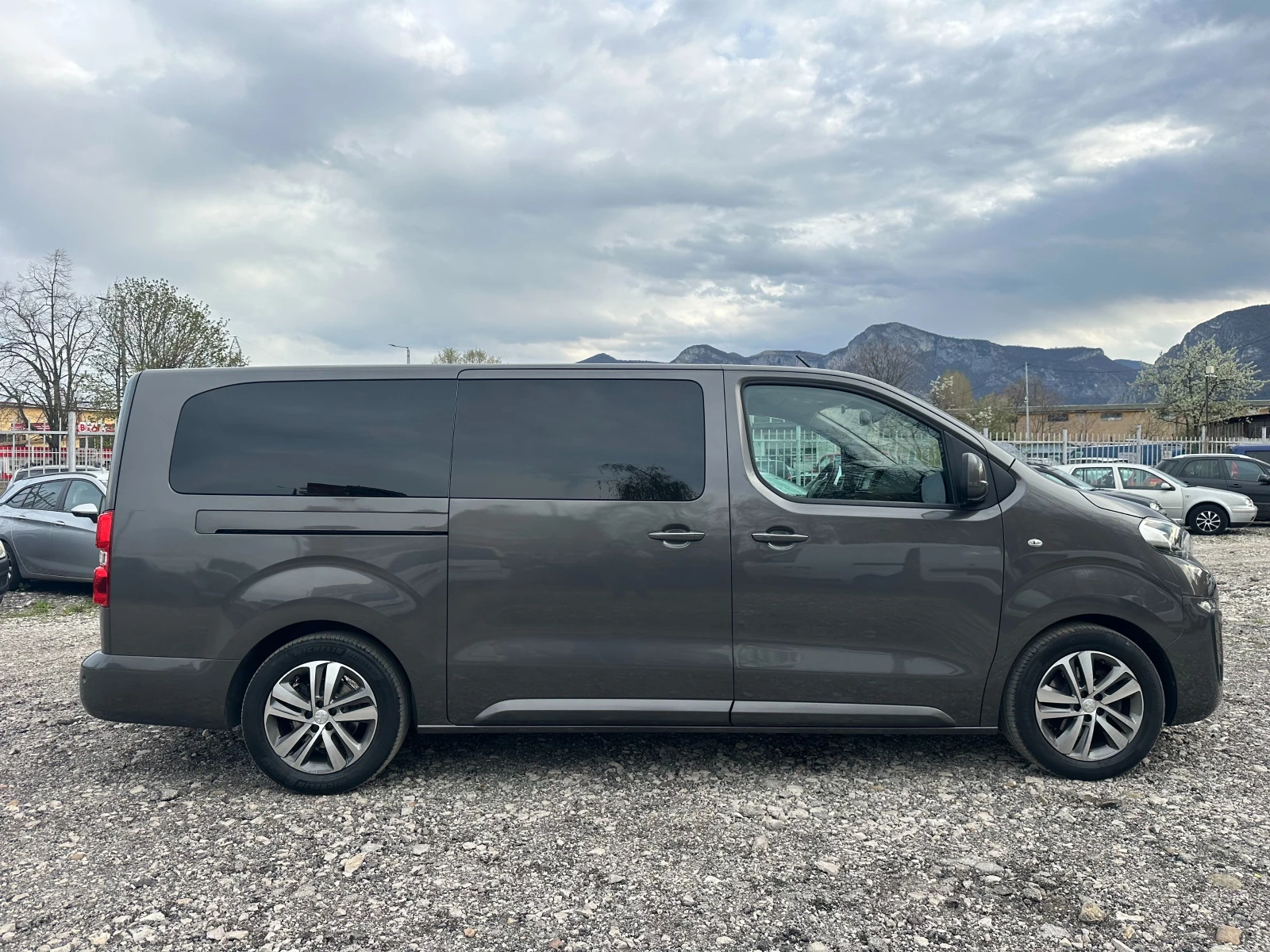 Peugeot Traveller Електрически-ГАРАНЦИОНЕН, снимка 6 - Бусове и автобуси - 54163608