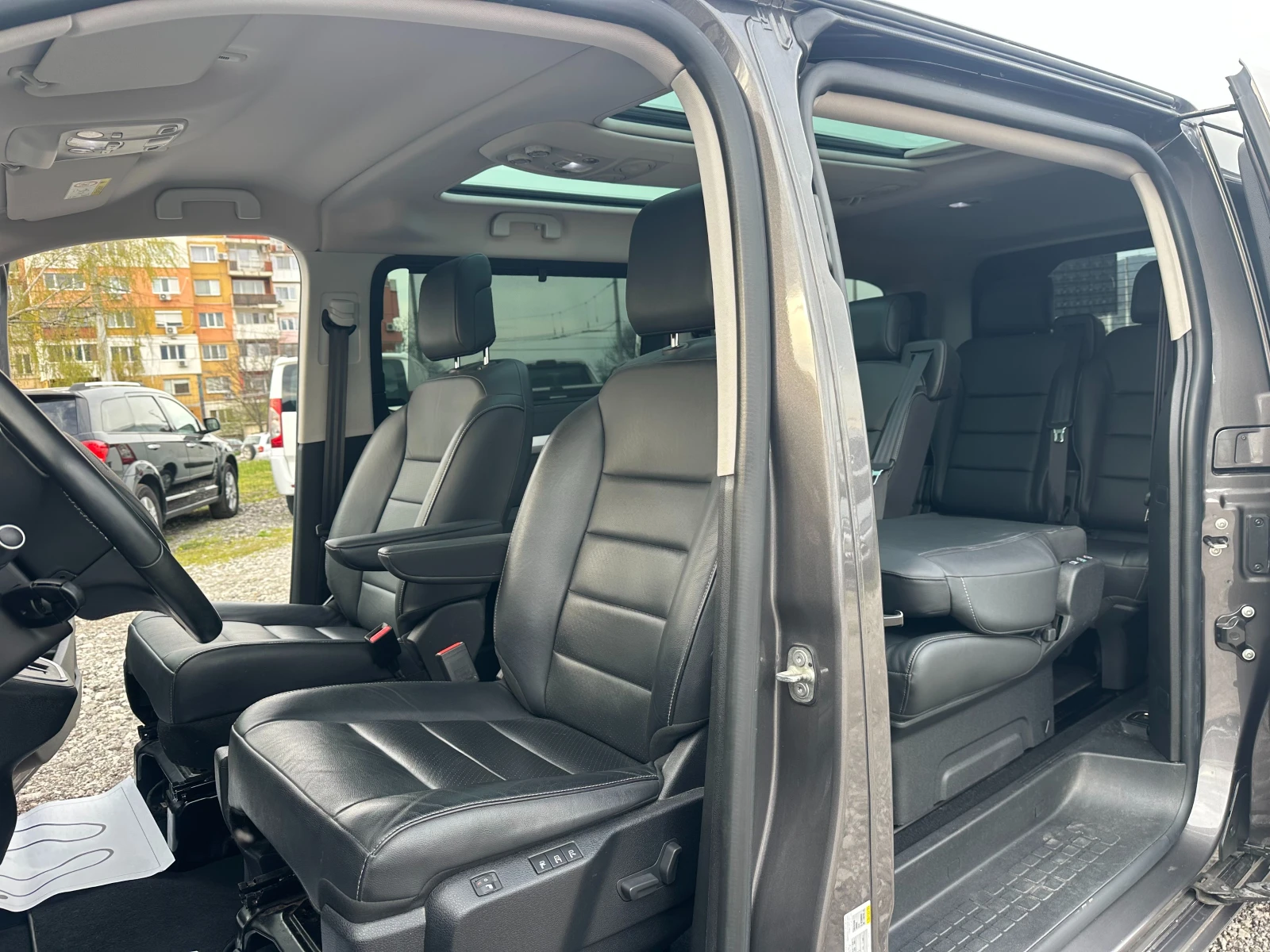 Peugeot Traveller Електрически-ГАРАНЦИОНЕН, снимка 9 - Бусове и автобуси - 54163608