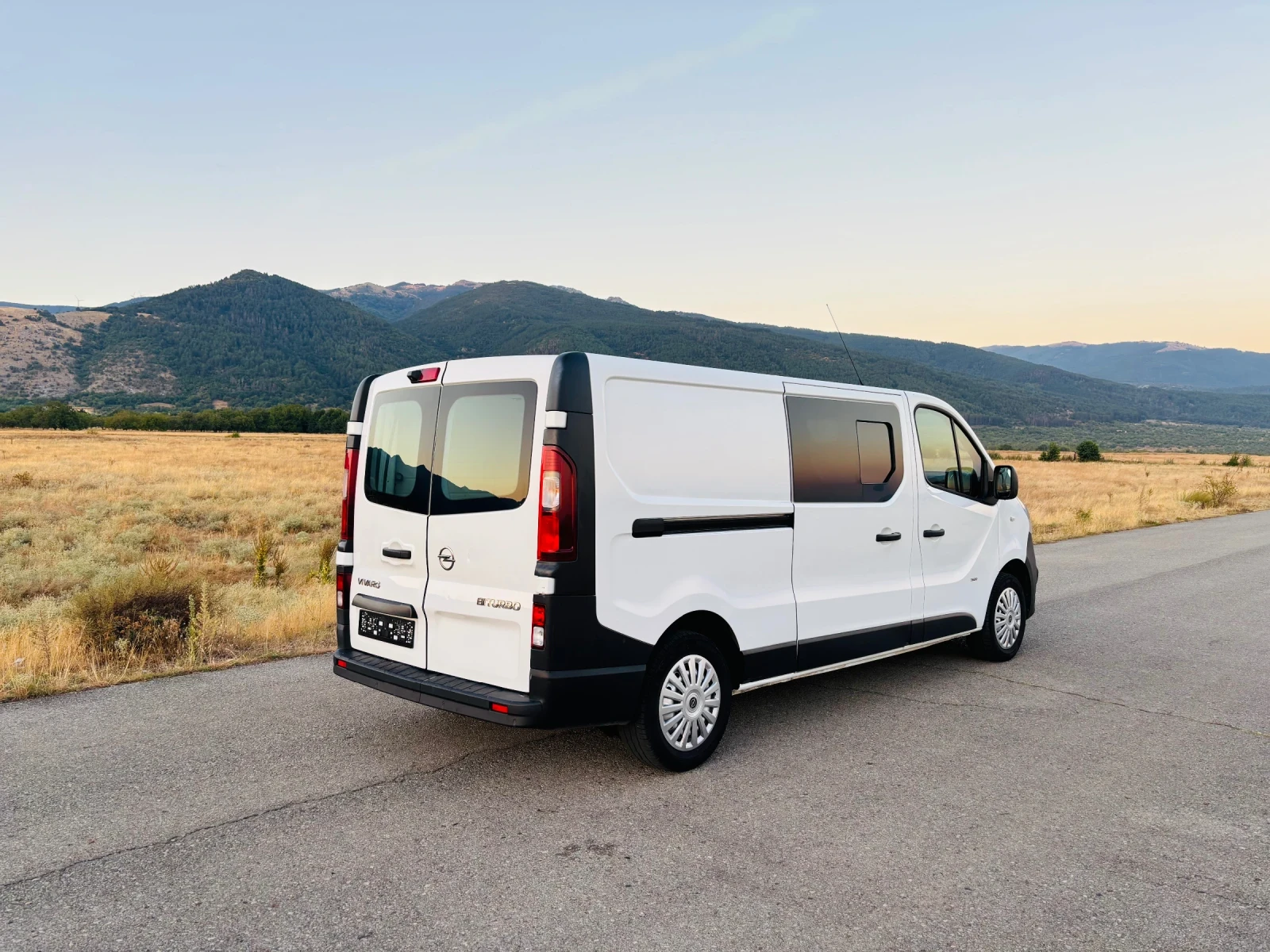 Opel Vivaro MAXI, снимка 5 - Бусове и автобуси - 55743674