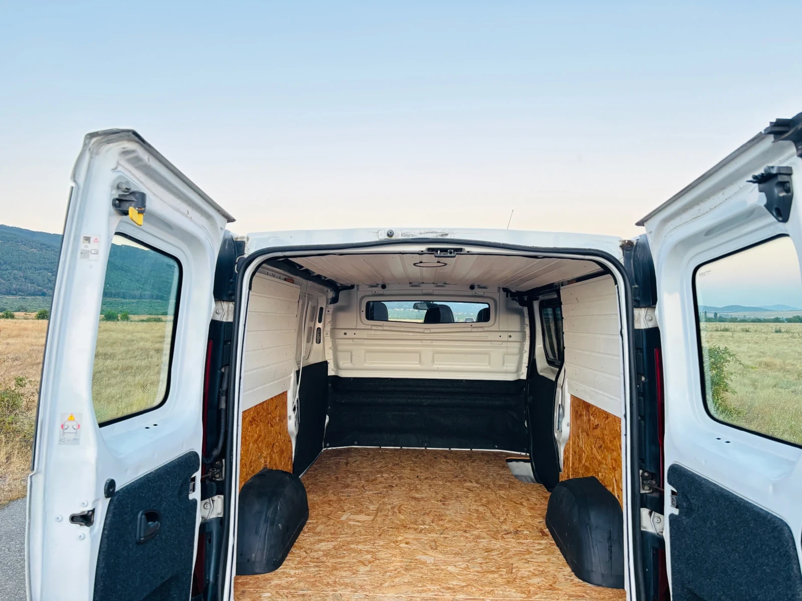 Opel Vivaro MAXI, снимка 13 - Бусове и автобуси - 55743674