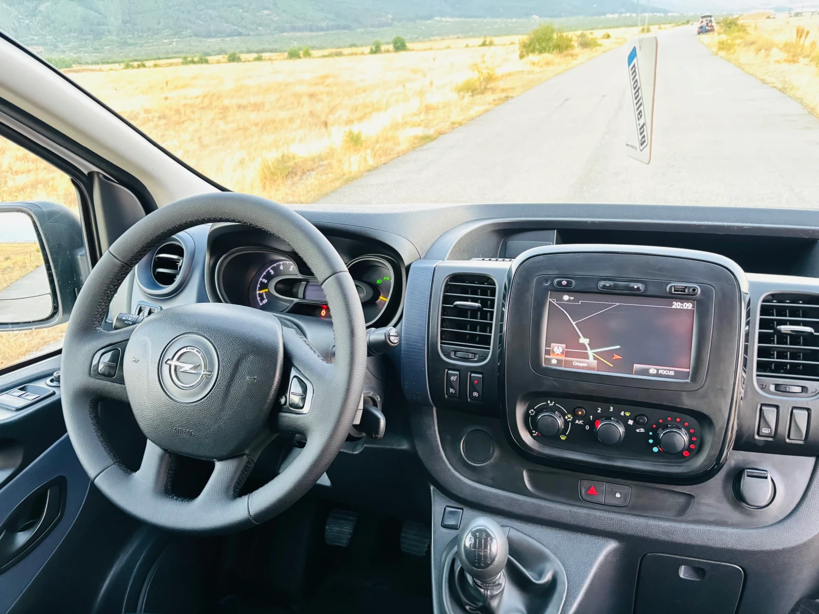 Opel Vivaro MAXI, снимка 12 - Бусове и автобуси - 55743674