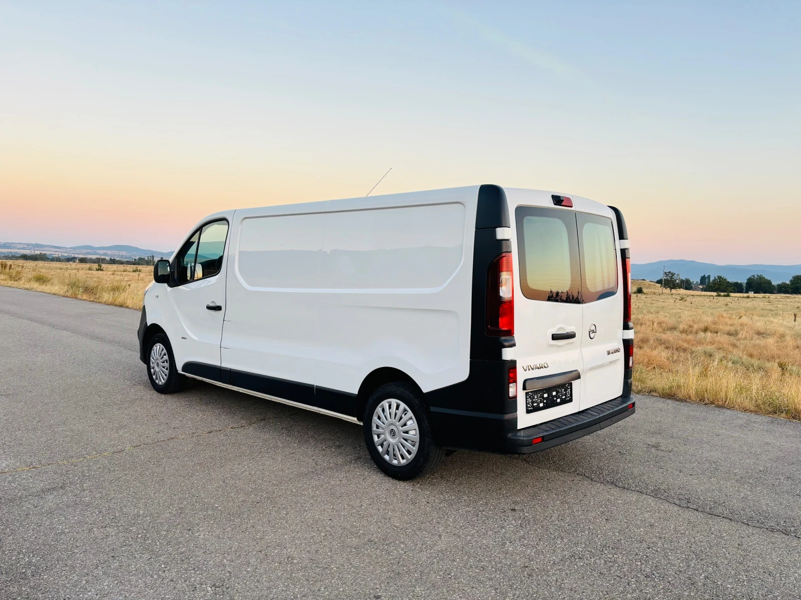 Opel Vivaro MAXI, снимка 7 - Бусове и автобуси - 55743674