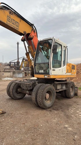 Liebherr A900B | Mobile.bg    6
