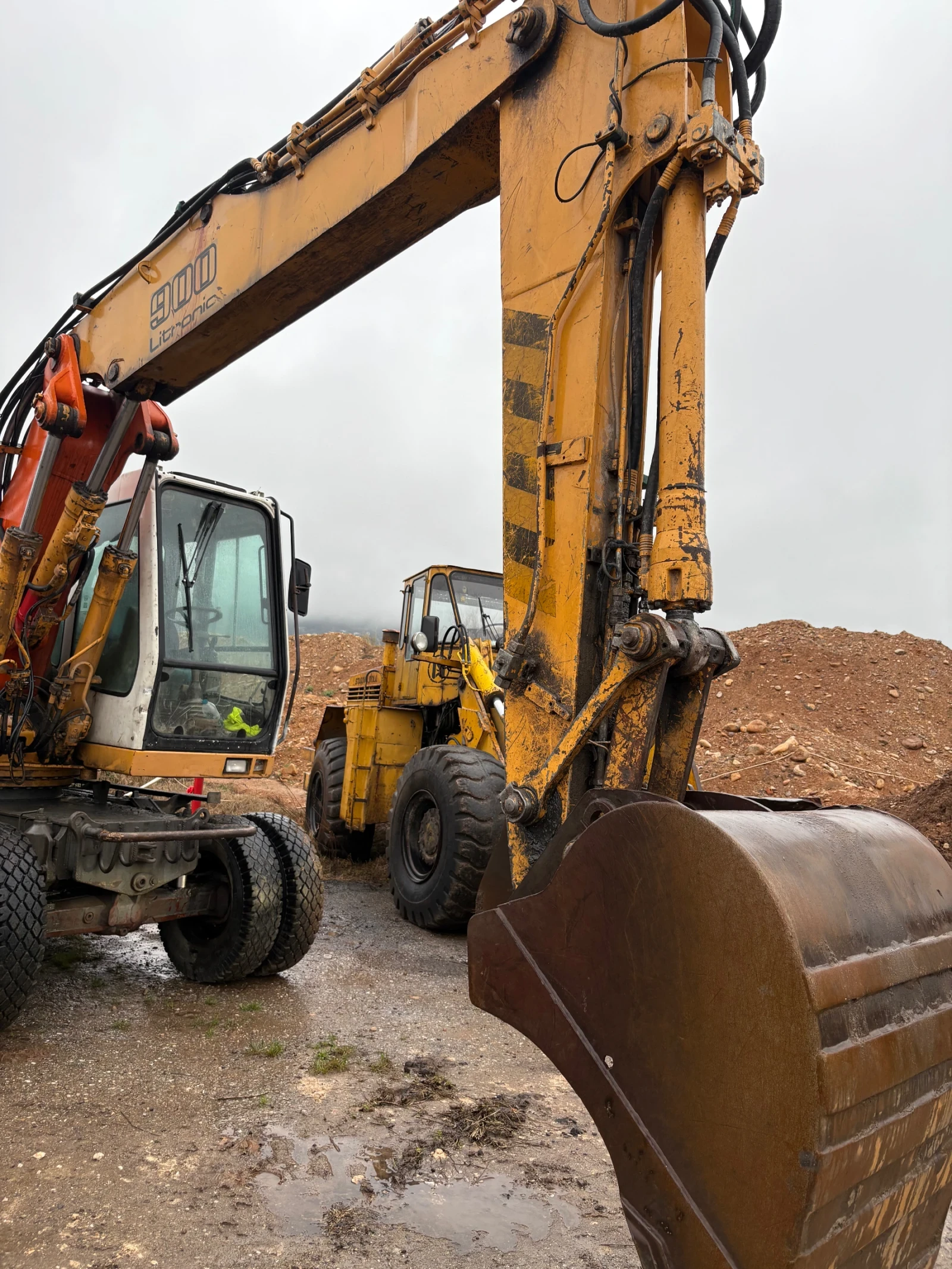 Багер Liebherr A900B - изображение 3