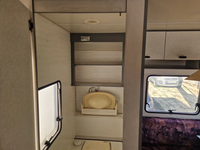 Каравана Burstner, снимка 12 - Каравани и кемпери - 52667981