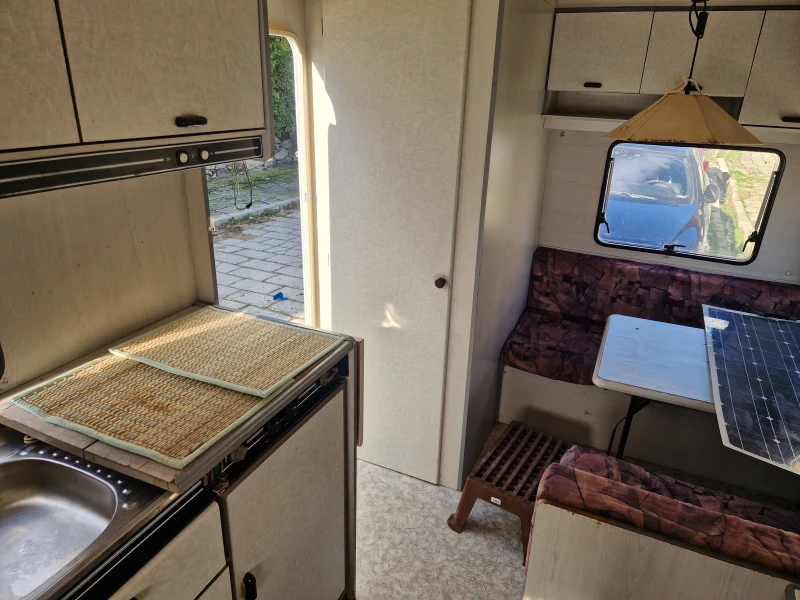 Каравана Burstner, снимка 11 - Каравани и кемпери - 52667981