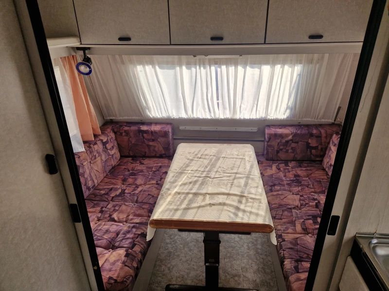 Каравана Burstner, снимка 5 - Каравани и кемпери - 52667981