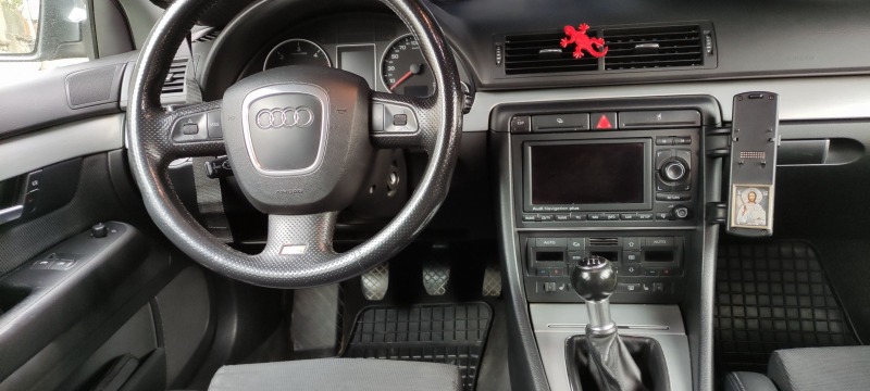 Audi A4 2.0, снимка 12 - Автомобили и джипове - 45306323