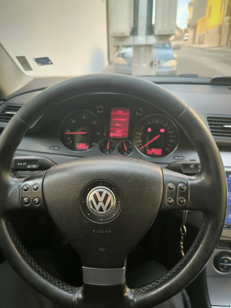 VW Passat B6, снимка 4 - Автомобили и джипове - 48285927