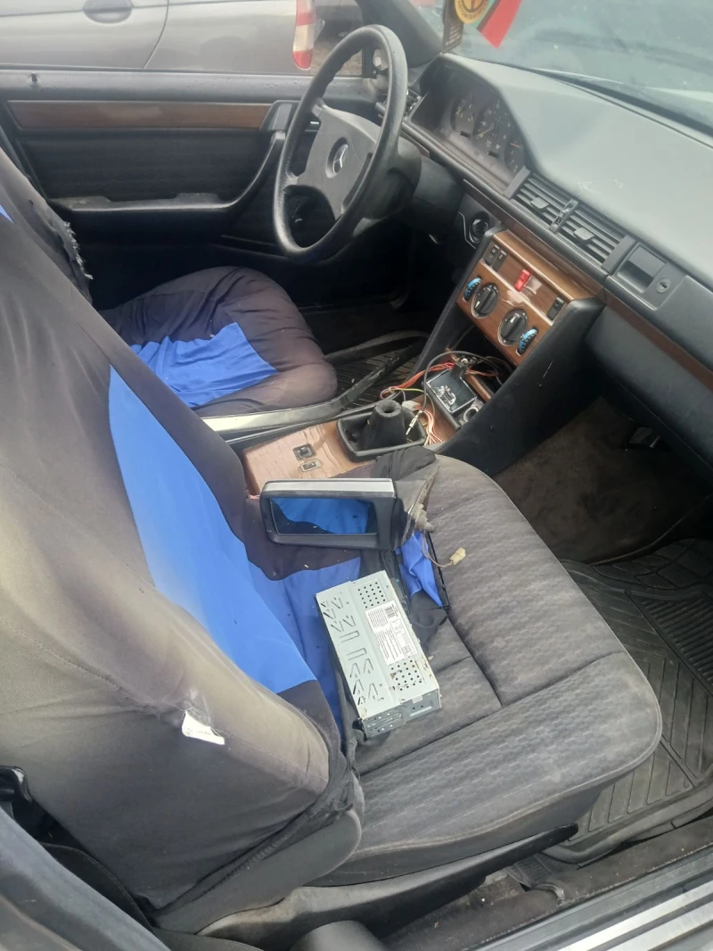 Mercedes-Benz 124 200 D, снимка 5 - Автомобили и джипове - 51050461