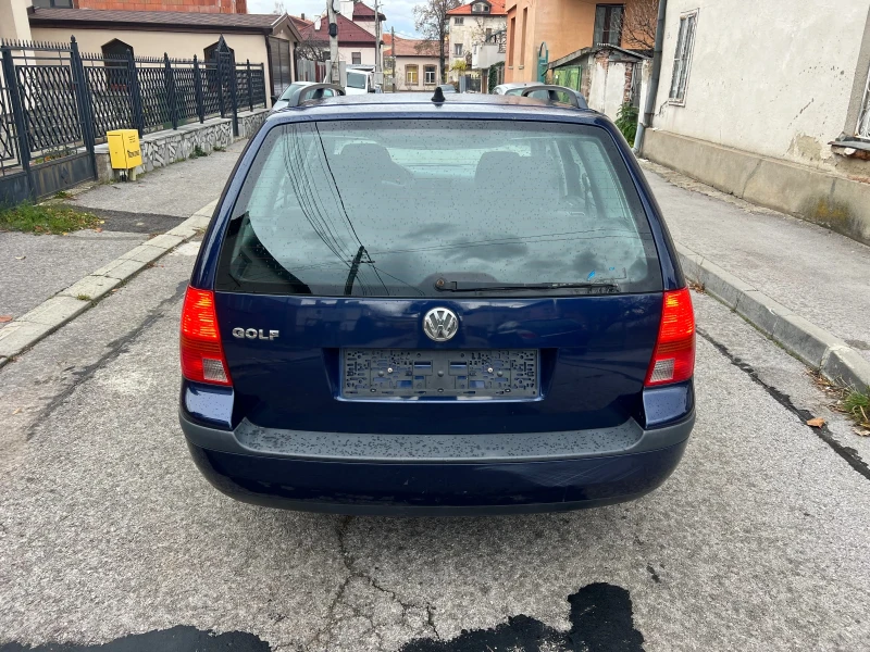 VW Golf Комби 1.6i, снимка 6 - Автомобили и джипове - 52588071