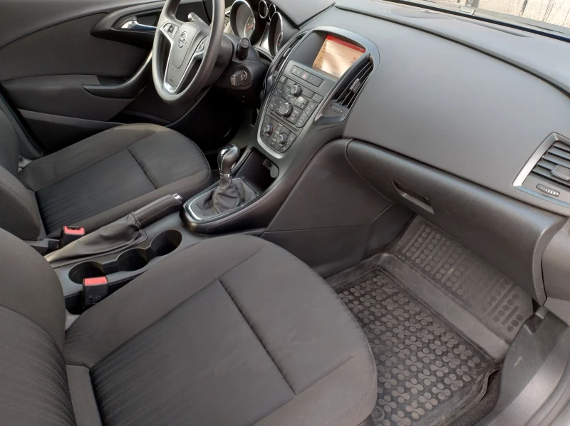 Opel Astra J 1.6 + ГАЗ, снимка 14 - Автомобили и джипове - 53005563