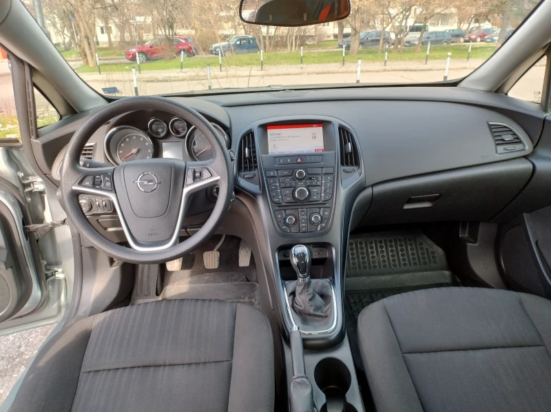Opel Astra J 1.6 + ГАЗ, снимка 12 - Автомобили и джипове - 53005563