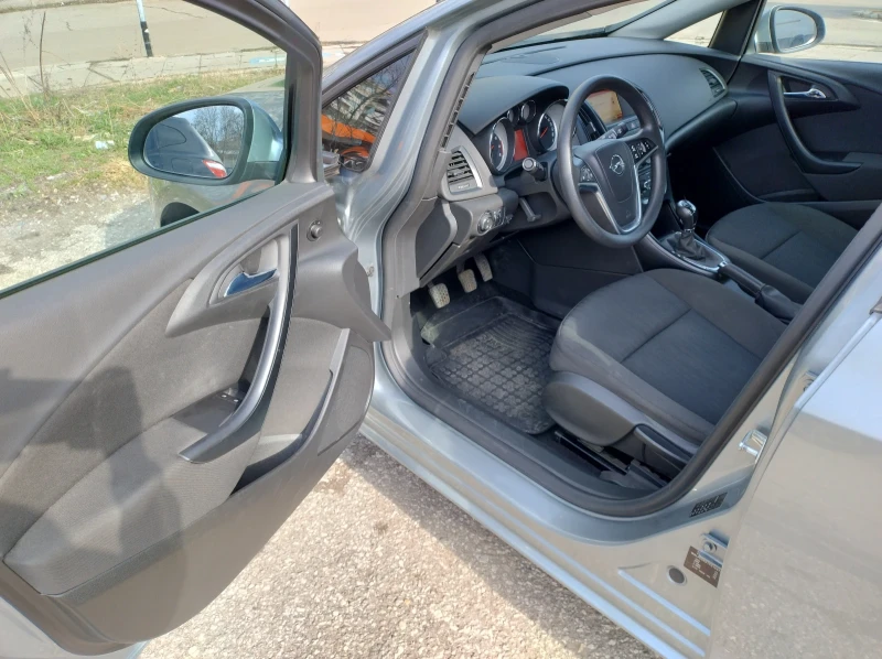 Opel Astra J 1.6 + ГАЗ, снимка 7 - Автомобили и джипове - 53005563