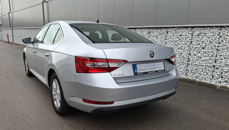 Skoda Superb 2.0 TDI-104 хил. км. с история от ЕУРAТЕК ЕВРО 6C, снимка 7 - Автомобили и джипове - 53407338