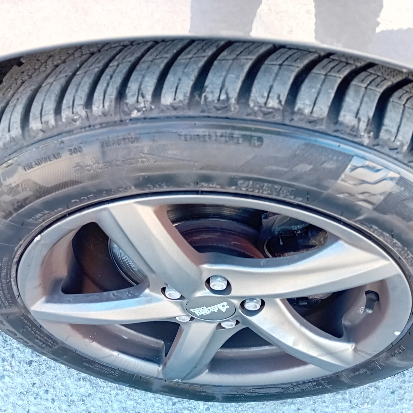Toyota Avensis 1.8 Face-lift  - изображение 6