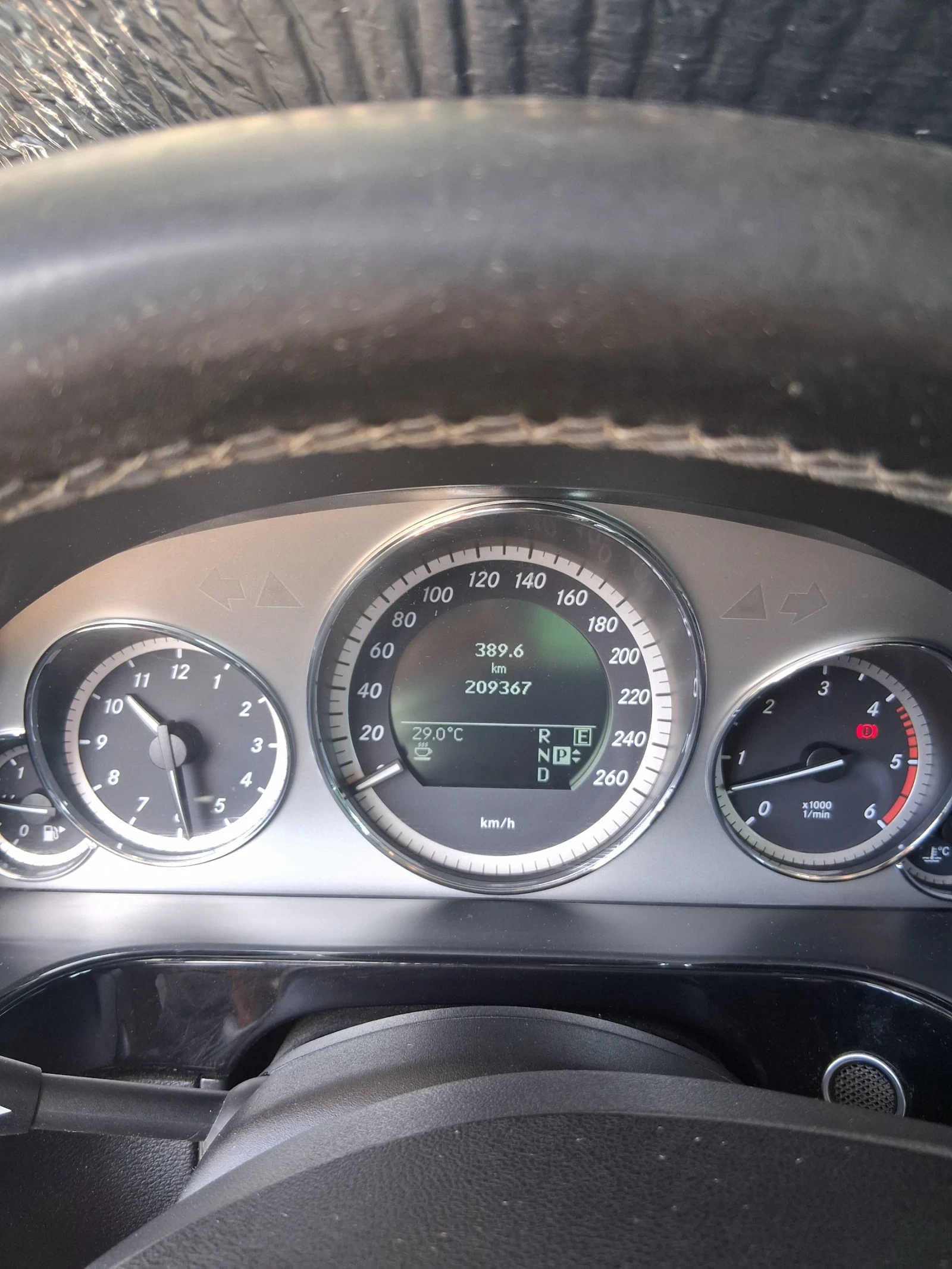 Mercedes-Benz E 350  - изображение 7