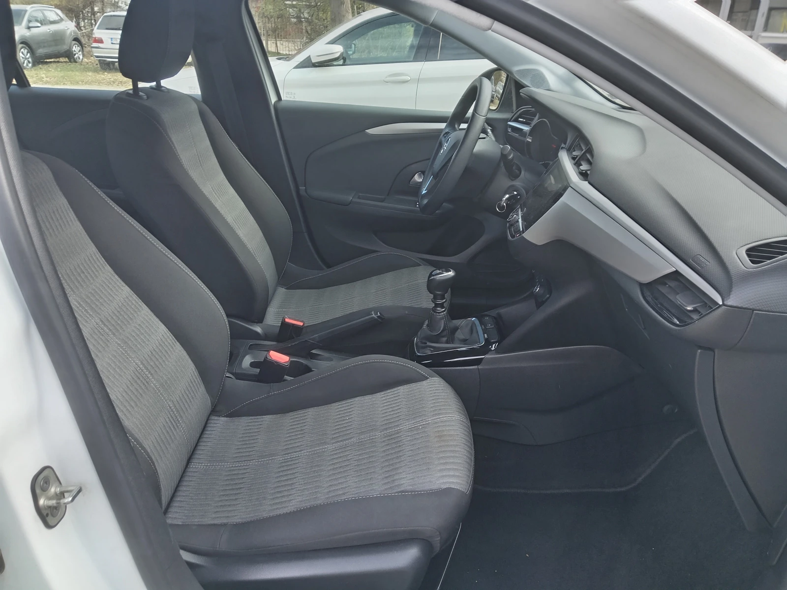 Opel Corsa 1.2T - изображение 8