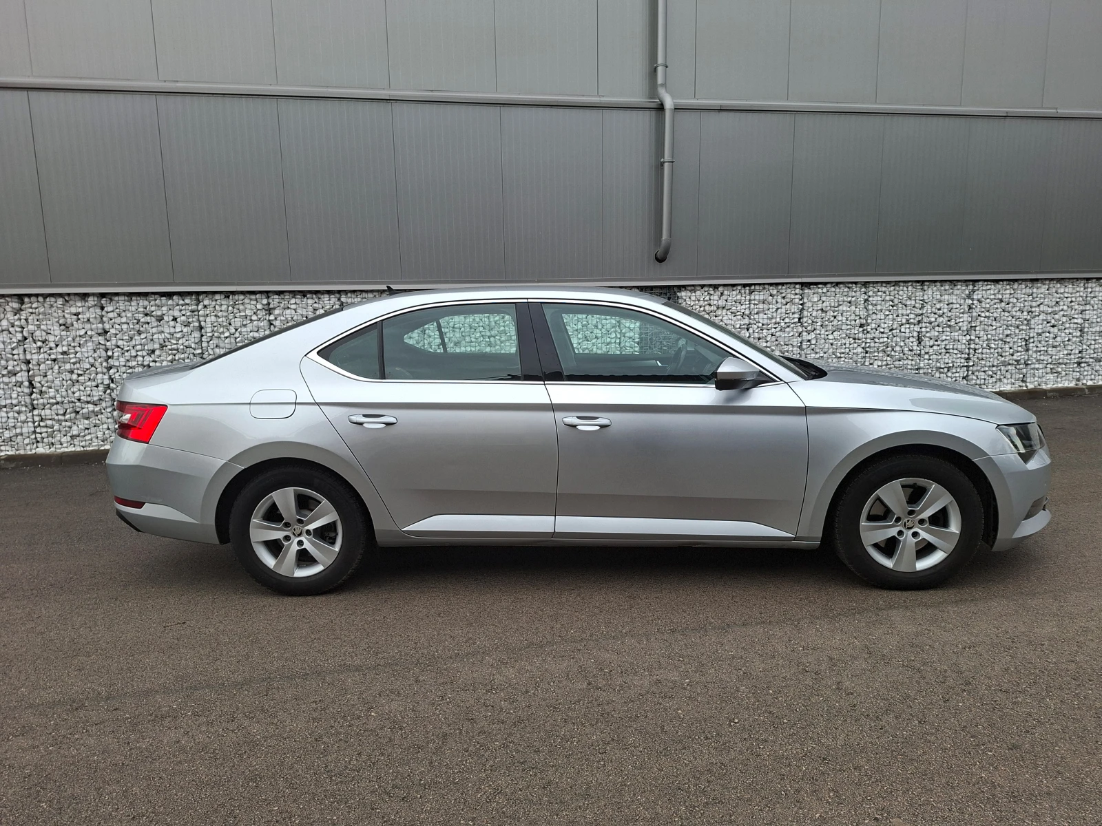 Skoda Superb 2.0 TDI-104 ���. ��. � ������� �� ���A��� ���� 6C | Mobile.bg � ����������� 4