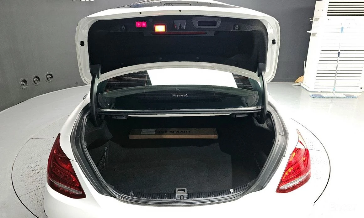 Mercedes-Benz C 450 AMG 4MATIC* BURMESTER* ПАНО* ПОДГРЕВ* КАМЕРА* KEYLESS*, снимка 14 - Автомобили и джипове - 54059207