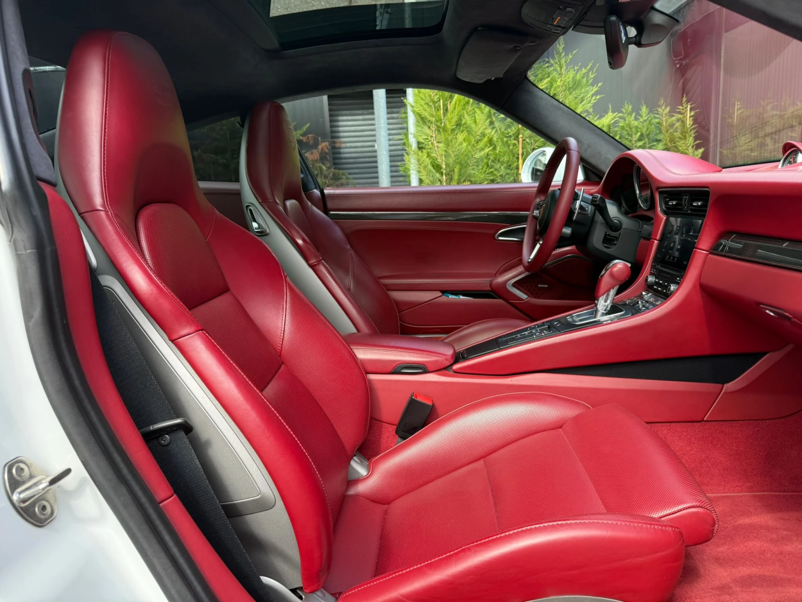 Porsche 911 TURBO /991/AKRAPOVIC, снимка 12 - Автомобили и джипове - 54147743