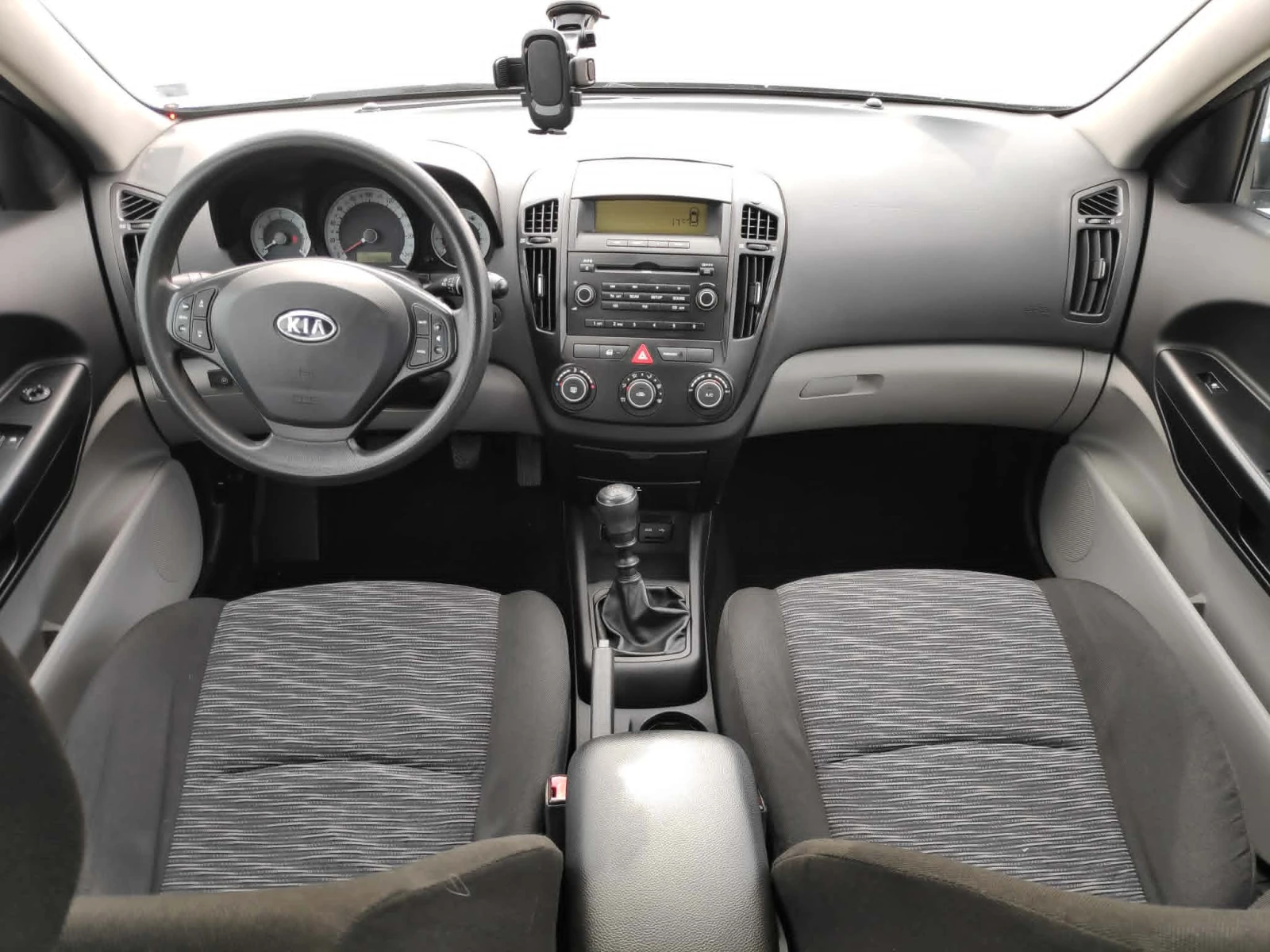 Kia Ceed 1.4 газ/бензин, снимка 11 - Автомобили и джипове - 54416736
