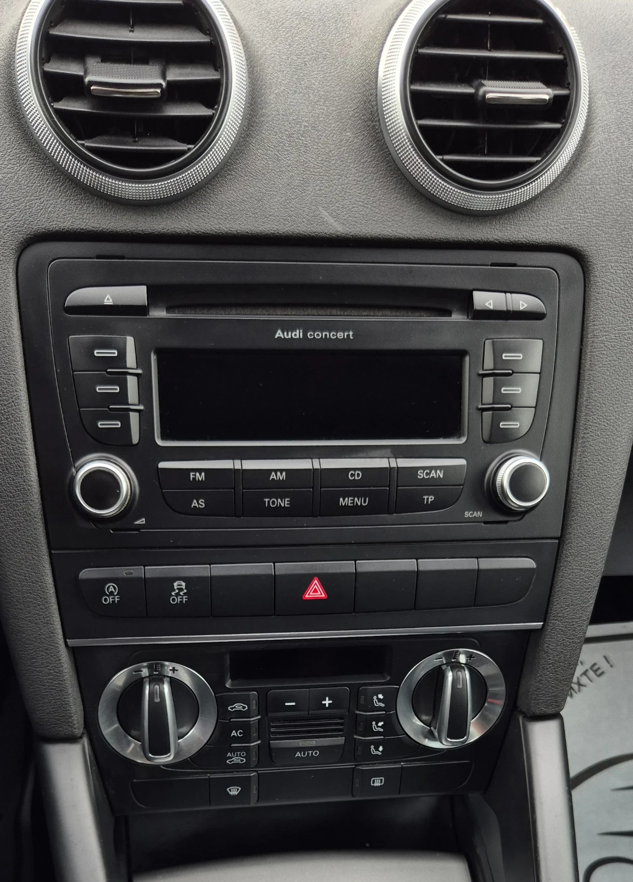 Audi A3 1.6TDI* FACELIFT* 105К.С., снимка 12 - Автомобили и джипове - 54632967