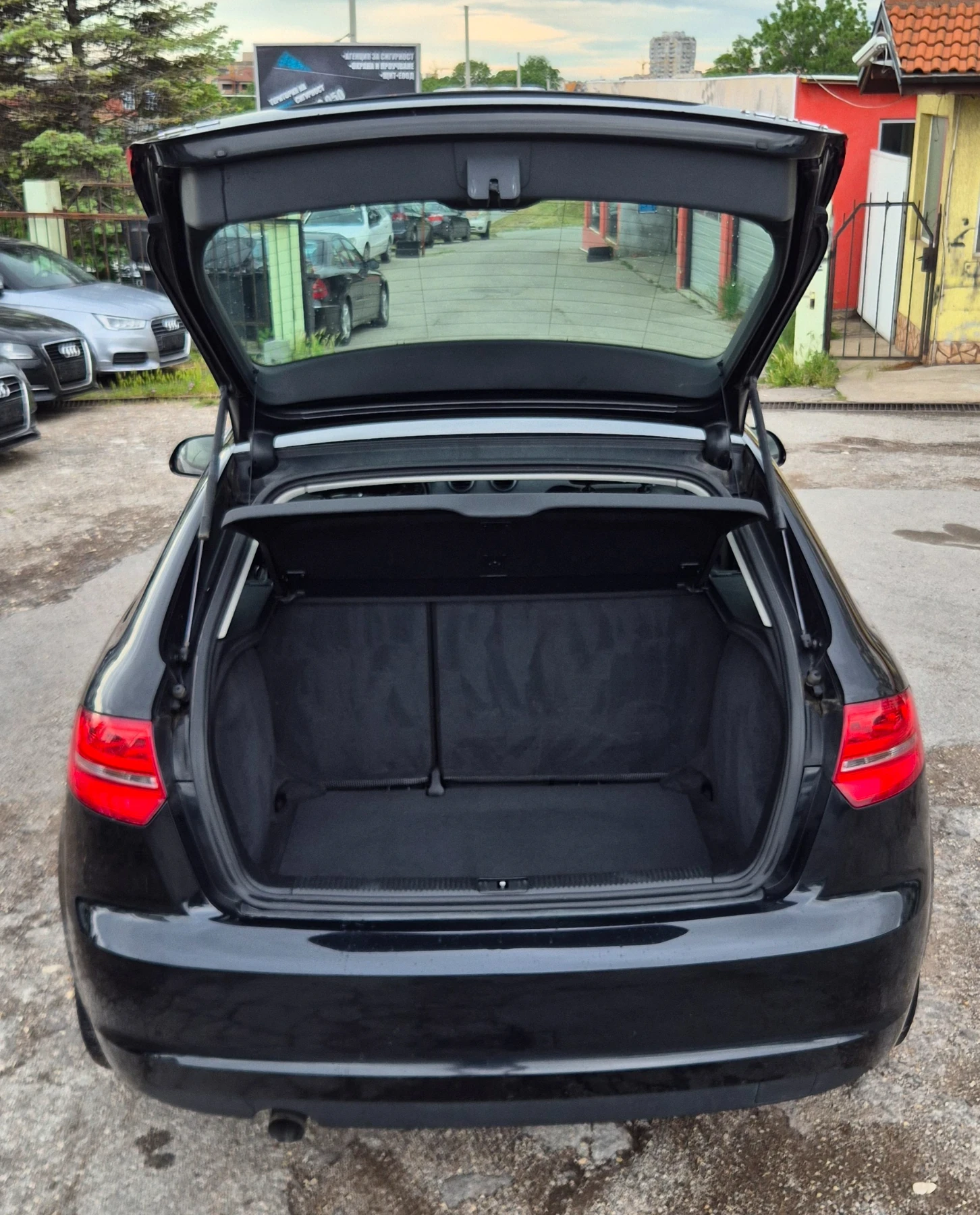 Audi A3 1.6TDI* FACELIFT* 105К.С., снимка 8 - Автомобили и джипове - 54632967