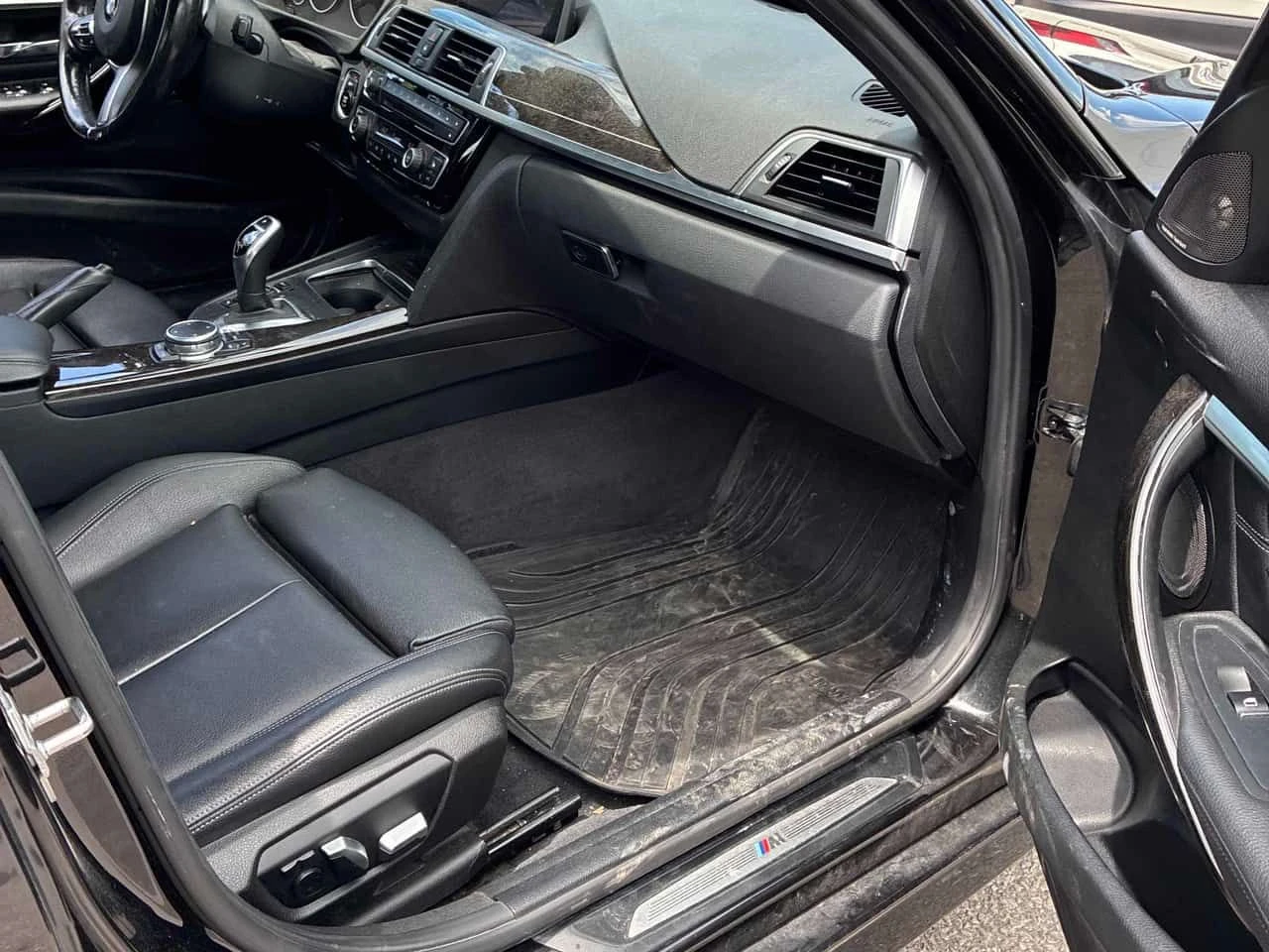 BMW 340 * 4dr Sdn 340i xDrive AWD * CARFAX * БЕЗ ПЪРВОНАЧА, снимка 15 - Автомобили и джипове - 54863992