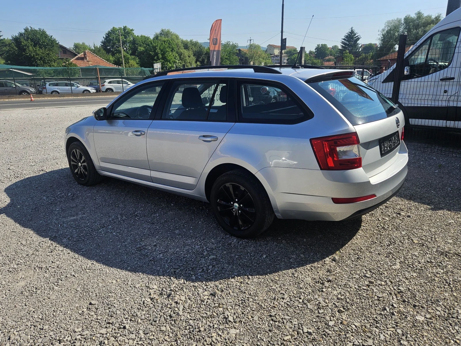 Skoda Octavia 1.6 tdi 4x4, снимка 6 - Автомобили и джипове - 54994396