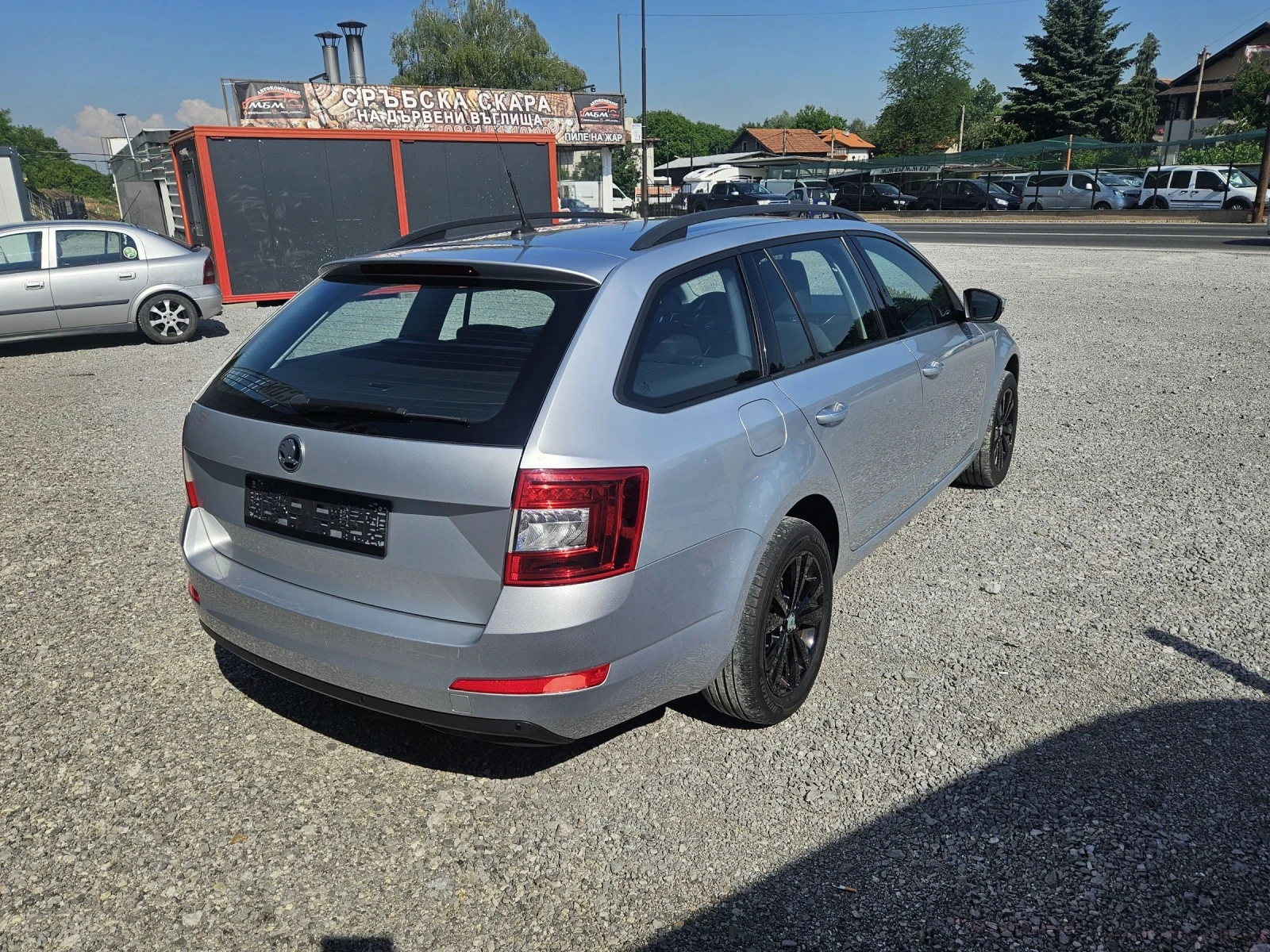 Skoda Octavia 1.6 tdi 4x4, снимка 5 - Автомобили и джипове - 54994396