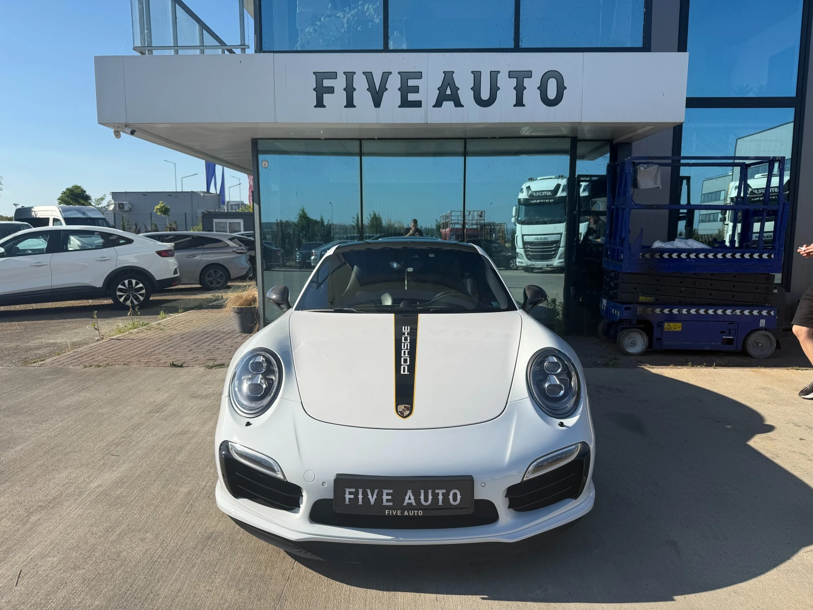 Porsche 911 / Turbo S / PDLS / Carbon Ceramic / Burmester / , снимка 2 - Автомобили и джипове - 55007618