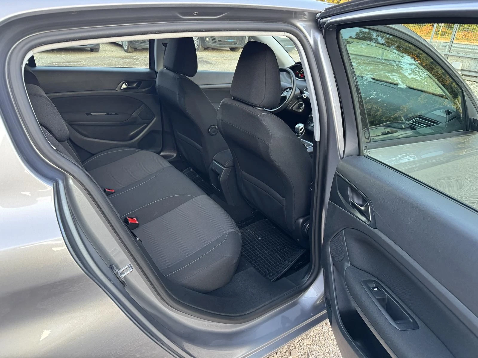Peugeot 308 1.6HDI* TOP* KLIMATRONIK, снимка 15 - Автомобили и джипове - 55292796