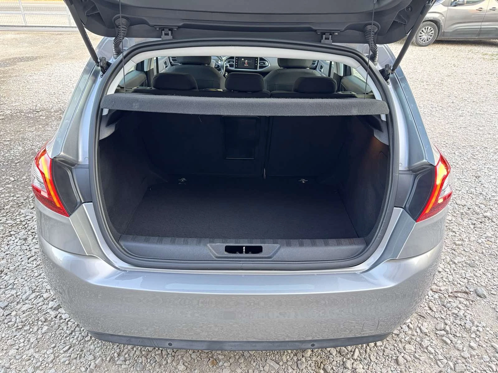 Peugeot 308 1.6HDI* TOP* KLIMATRONIK, снимка 14 - Автомобили и джипове - 55292796