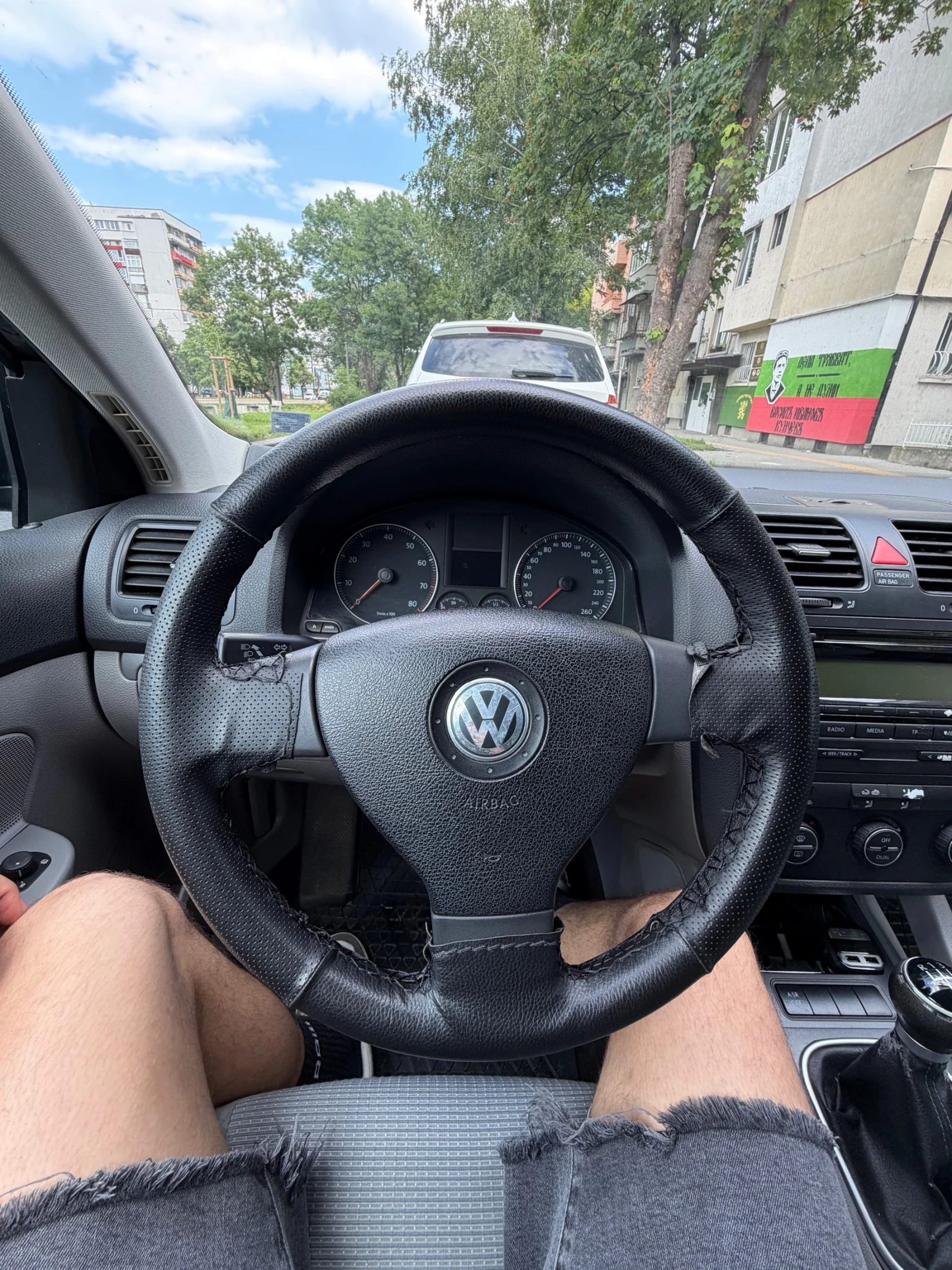 VW Jetta 1.6, снимка 6 - Автомобили и джипове - 55355296