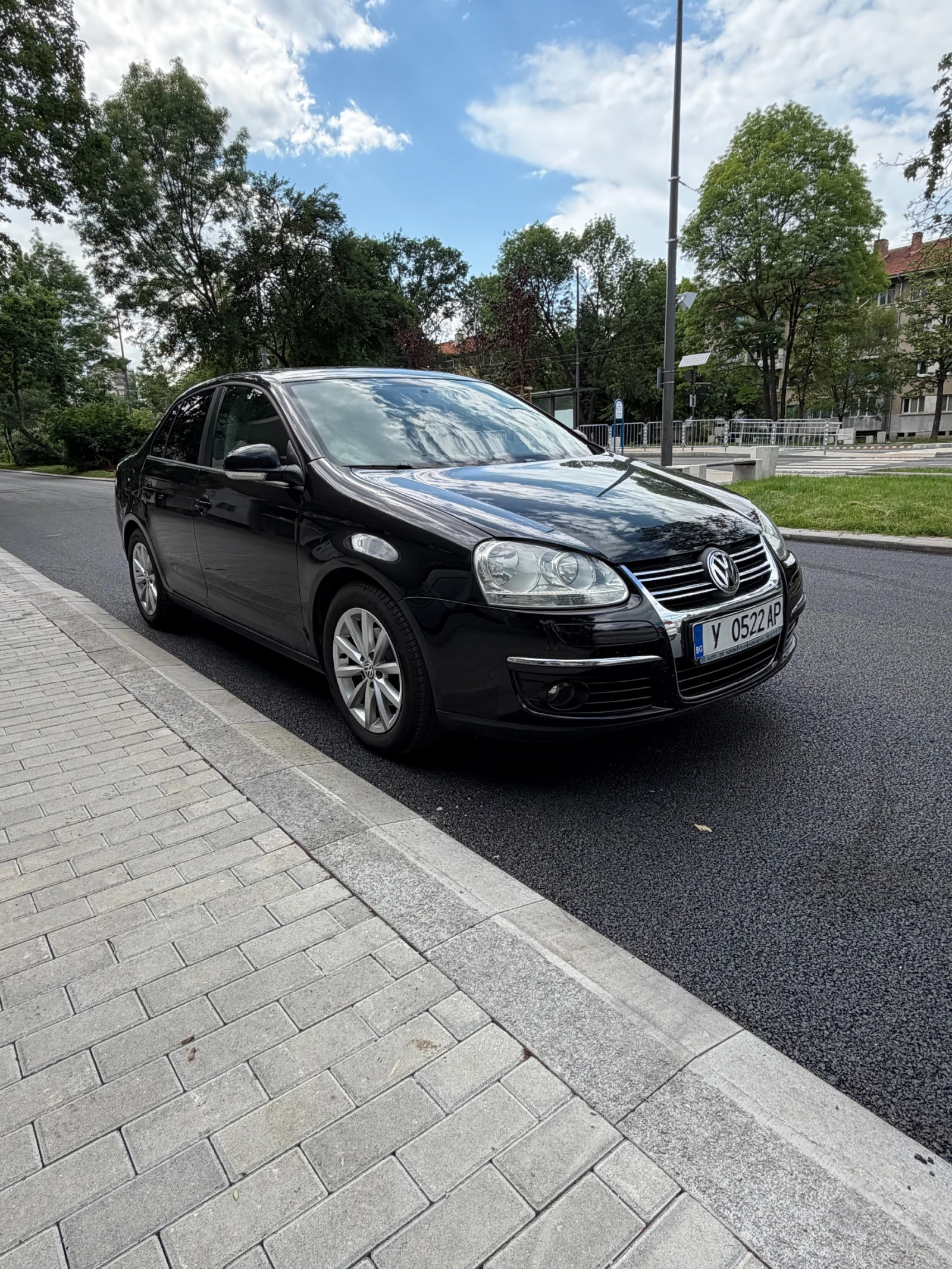 VW Jetta 1.6, снимка 4 - Автомобили и джипове - 55355296