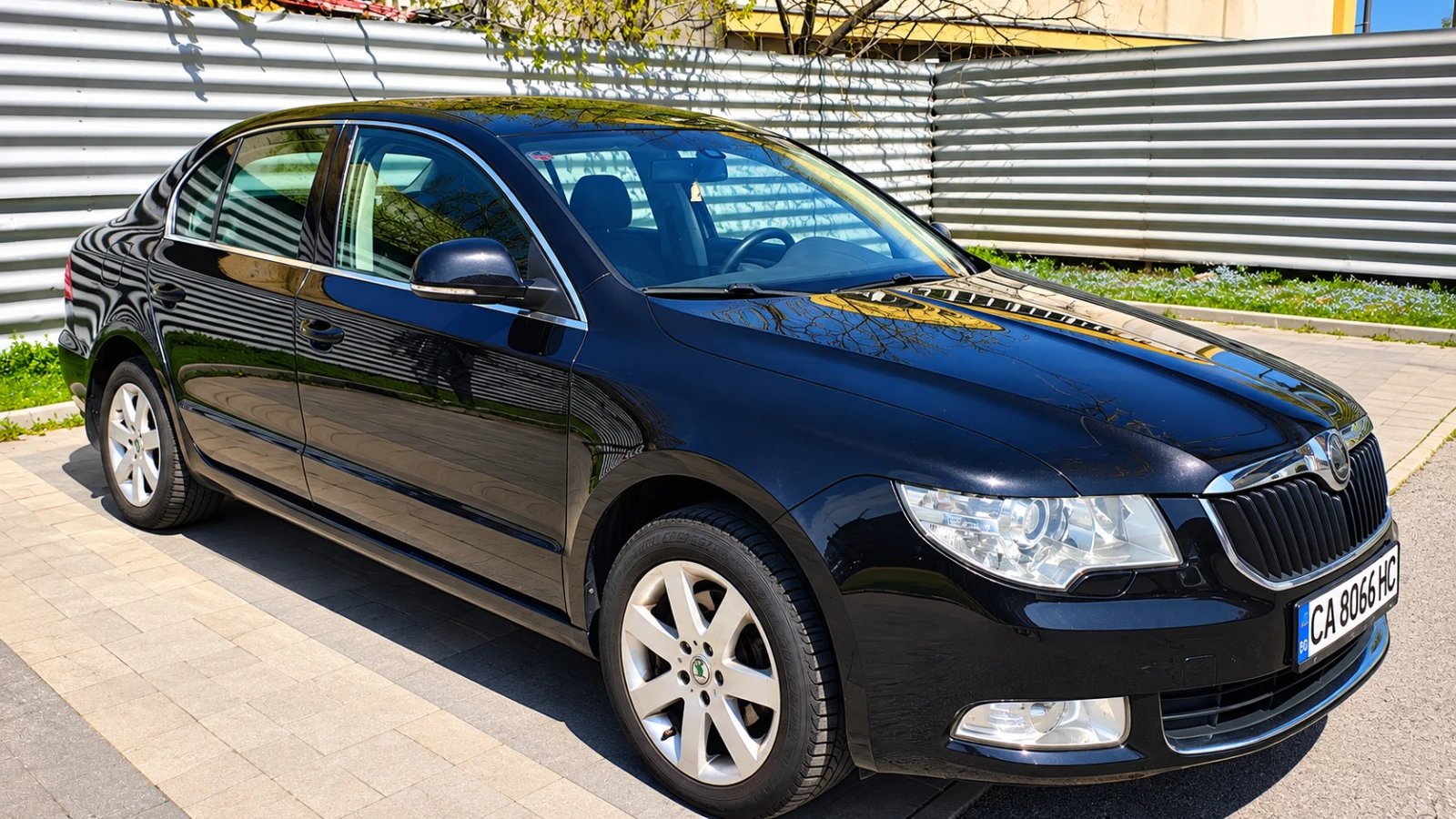 Skoda Superb 4x4 DSG TSI ОБСЛУЖЕНА, снимка 3 - Автомобили и джипове - 56270895
